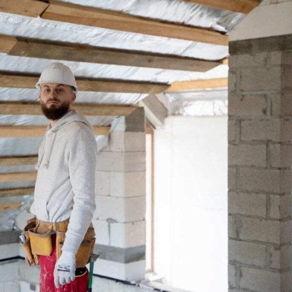 medium-shot-man-wearing-helmet-1-1024x683